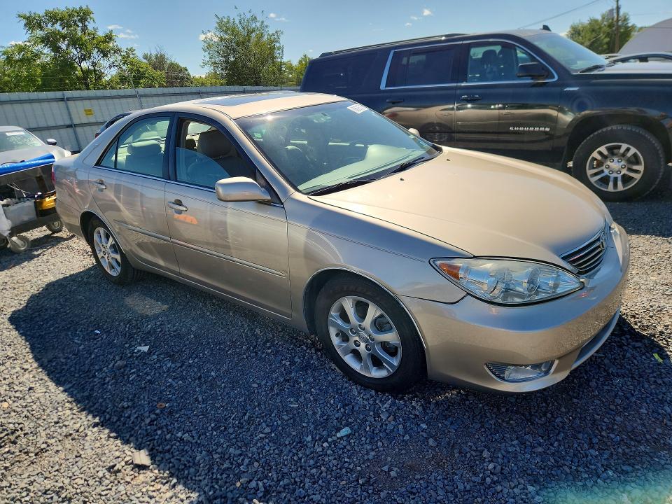 2005 Toyota Camry მანქანა იყიდება აუქციონზე, vin: 4T1BE30K15U558335, აუქციონის ნომერი: 68595766