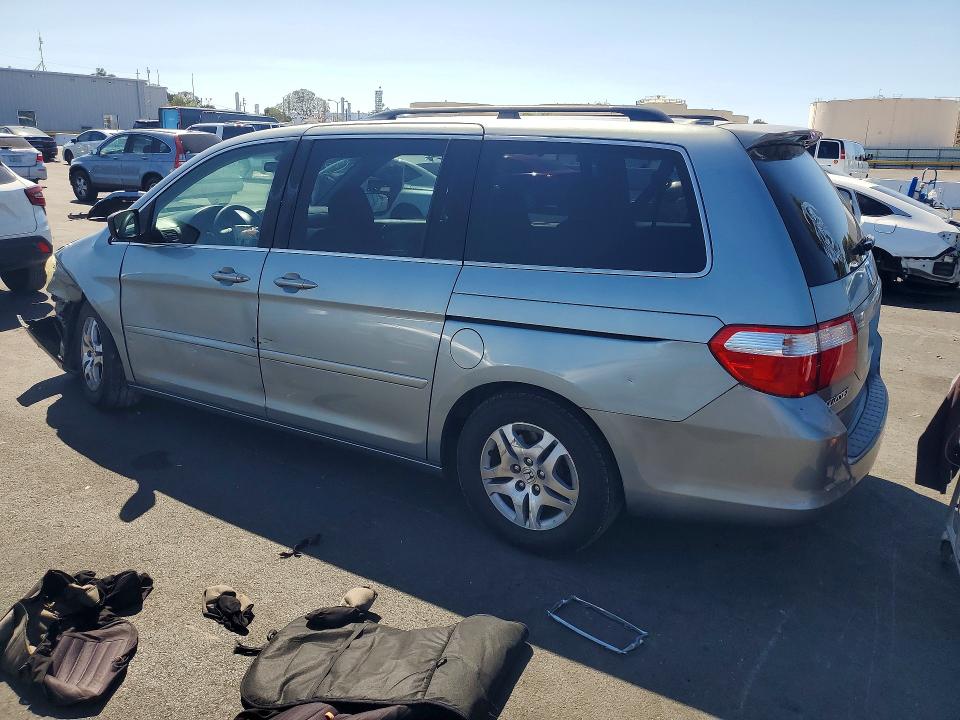 68824726 :رقم المزاد ، 5FNRL38415B128960 vin ، 2005 Honda Odyssey مزاد بيع