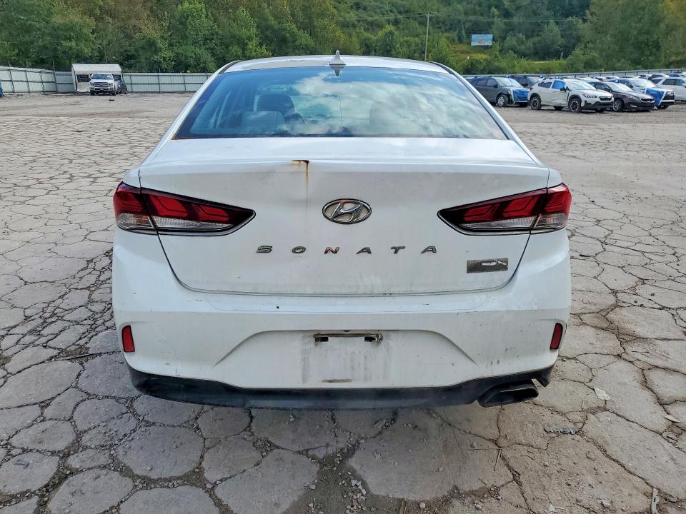70179766 :رقم المزاد ، 5NPE34AF7JH684542 vin ، 2018 Hyundai Sonata مزاد بيع
