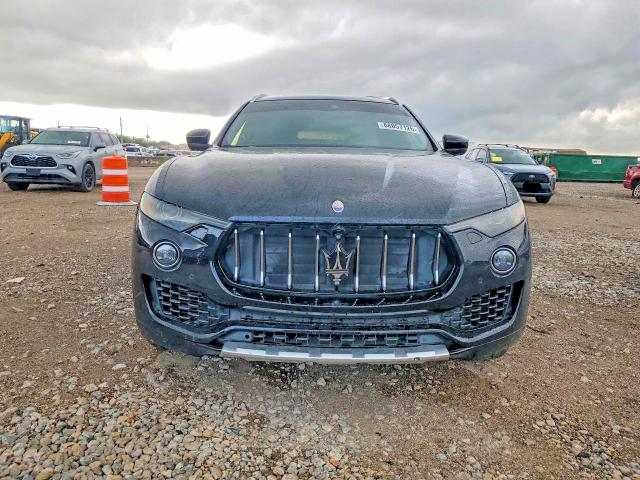 68057126 :رقم المزاد ، ZN661YUL4HX233102 vin ، 2017 Maserati Levante مزاد بيع