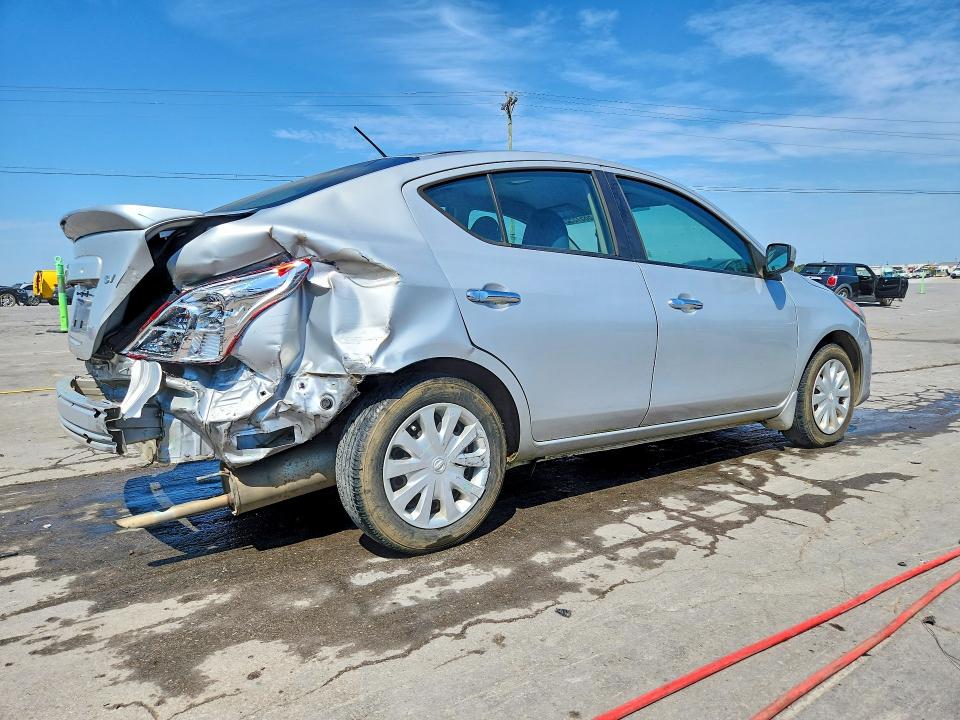 68515526 :رقم المزاد ، 3N1CN7AP8KL806258 vin ، 2019 Nissan Versa مزاد بيع