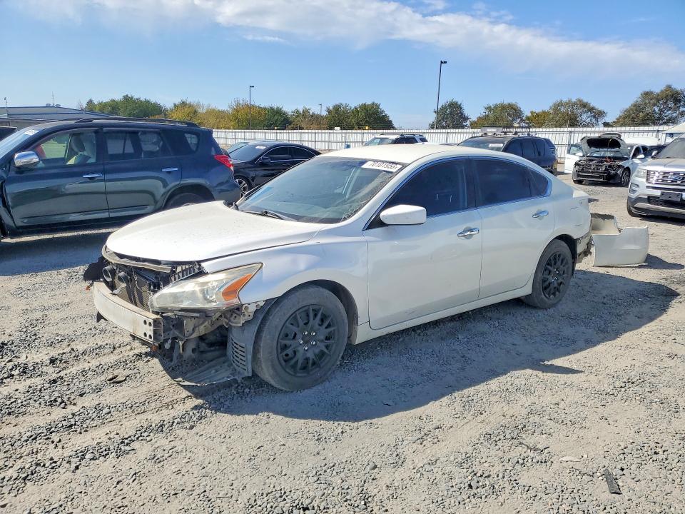 Auction sale of the 2015 Nissan Altima, vin: 1N4AL3AP6FN320336, lot number: 70101956