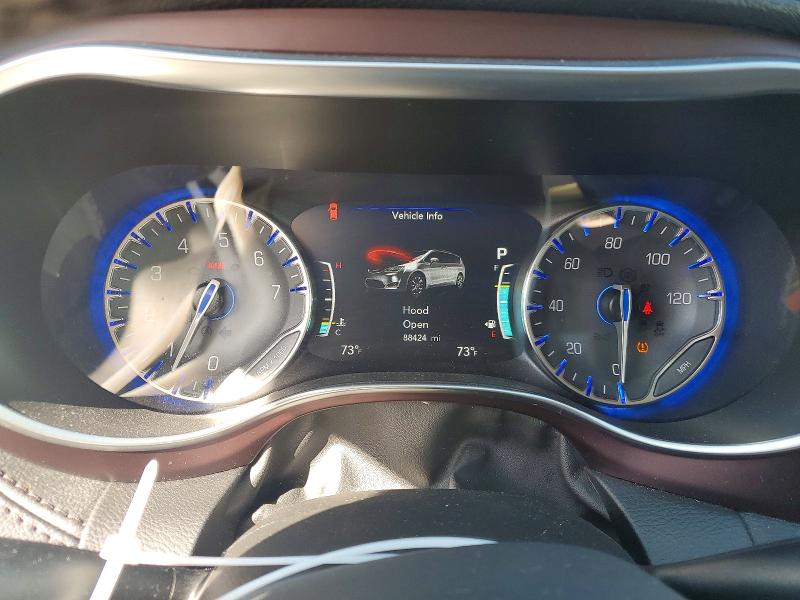 67654426 :رقم المزاد ، 2C4RC1GG1HR588788 vin ، 2017 Chrysler Pacifica مزاد بيع