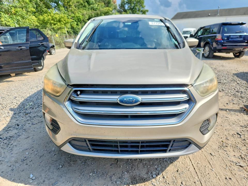 2017 Ford Escape მანქანა იყიდება აუქციონზე, vin: 1FMCU0GD6HUB73497, აუქციონის ნომერი: 67724116