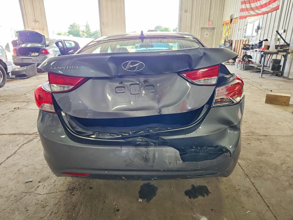 2013 Hyundai Elantra მანქანა იყიდება აუქციონზე, vin: 5NPDH4AE0DH348868, აუქციონის ნომერი: 70817076