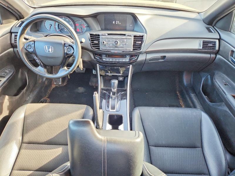 70414646 :رقم المزاد ، 1HGCR2F54HA306353 vin ، 2017 Honda Accord مزاد بيع