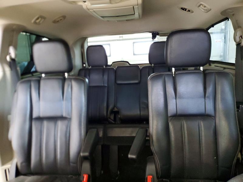 68574906 :رقم المزاد ، 2A4RR8DG7BR759265 vin ، 2011 Chrysler Town & Country مزاد بيع