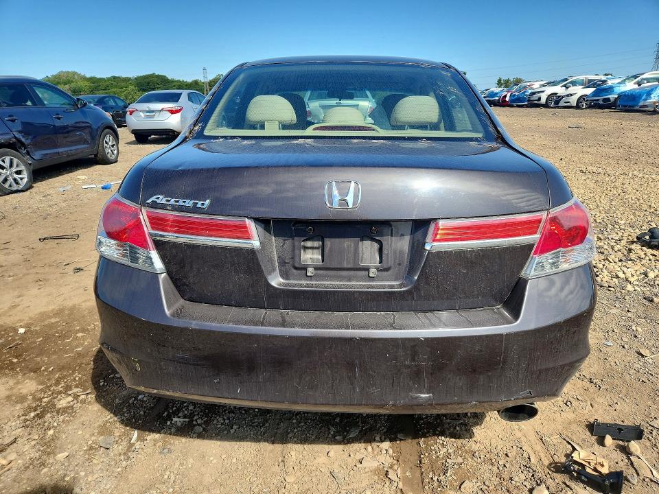 2011 Honda Accord მანქანა იყიდება აუქციონზე, vin: 1HGCP2F76BA132719, აუქციონის ნომერი: 68354666