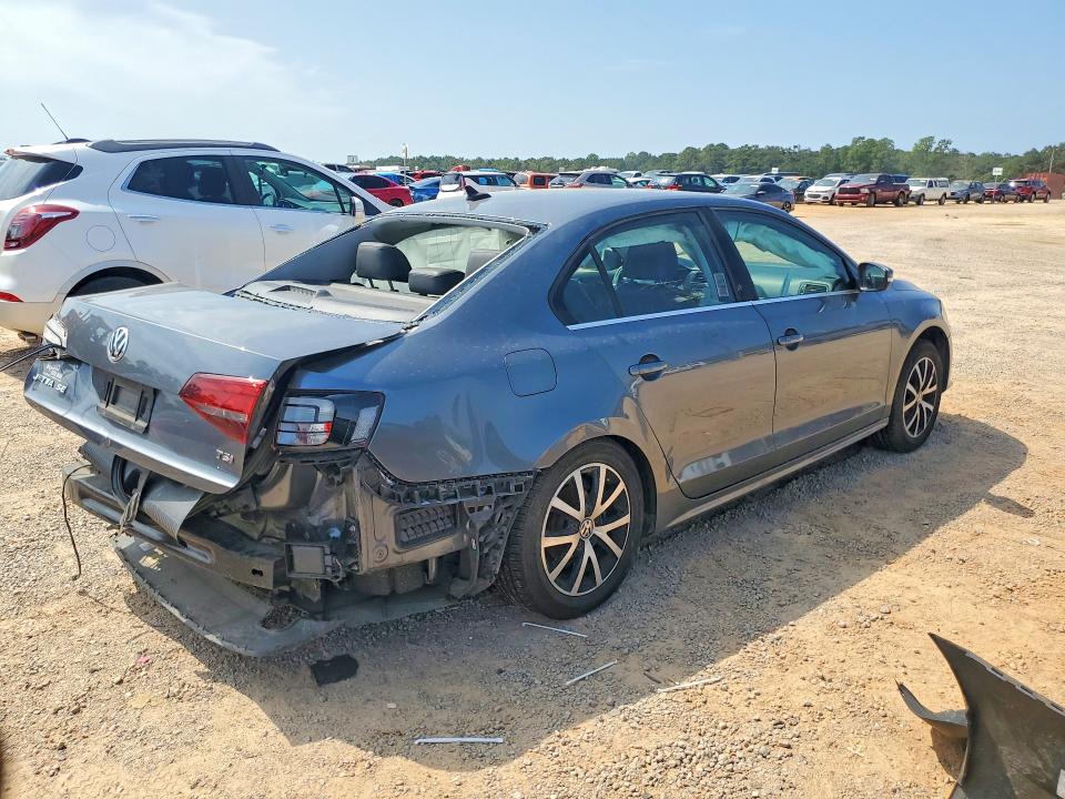 69062636 :رقم المزاد ، 3VWDB7AJ3HM272463 vin ، 2017 Volkswagen Jetta مزاد بيع