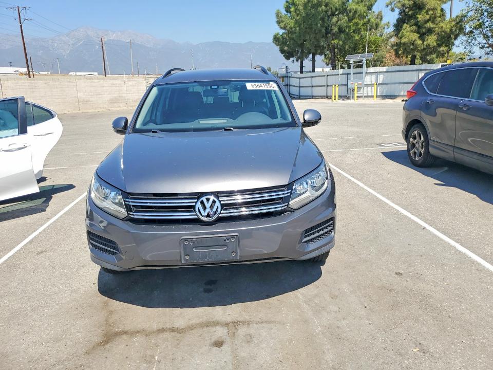 68641596 :رقم المزاد ، WVGAV7AX1GW538347 vin ، 2016 Volkswagen Tiguan مزاد بيع
