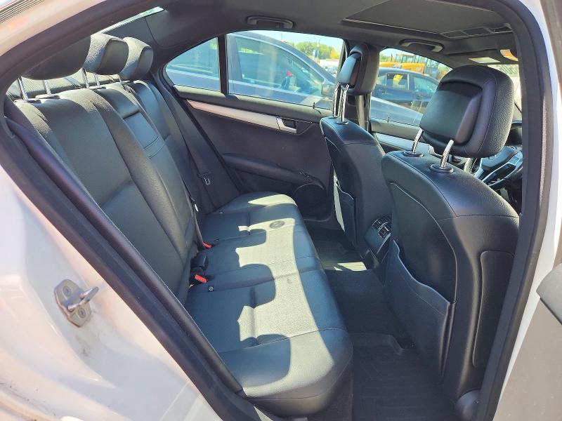 2014 Mercedes-benz C მანქანა იყიდება აუქციონზე, vin: WDDGF8AB9EG177615, აუქციონის ნომერი: 68056506