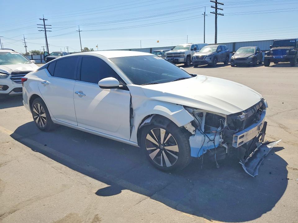 68410356 :رقم المزاد ، 1N4BL4DW0NN341968 vin ، 2022 Nissan Altima مزاد بيع