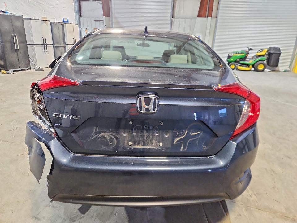 Продаж на аукціоні авто 2018 Honda Civic, vin: 19XFC1F37JE201766, номер лоту: 69976046