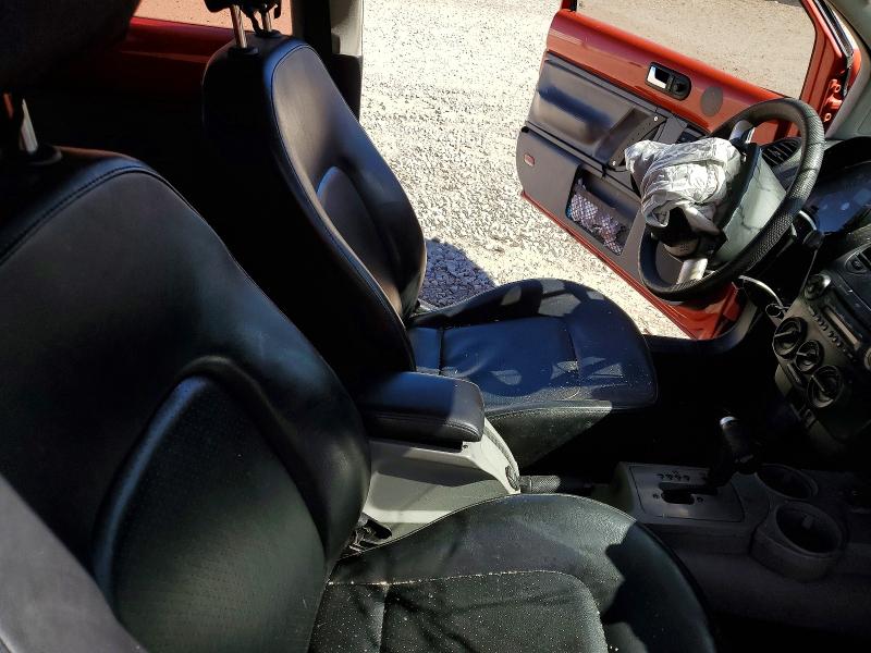 70097596 :رقم المزاد ، 3VWCK31C25M409832 vin ، 2005 Volkswagen New Beetle مزاد بيع