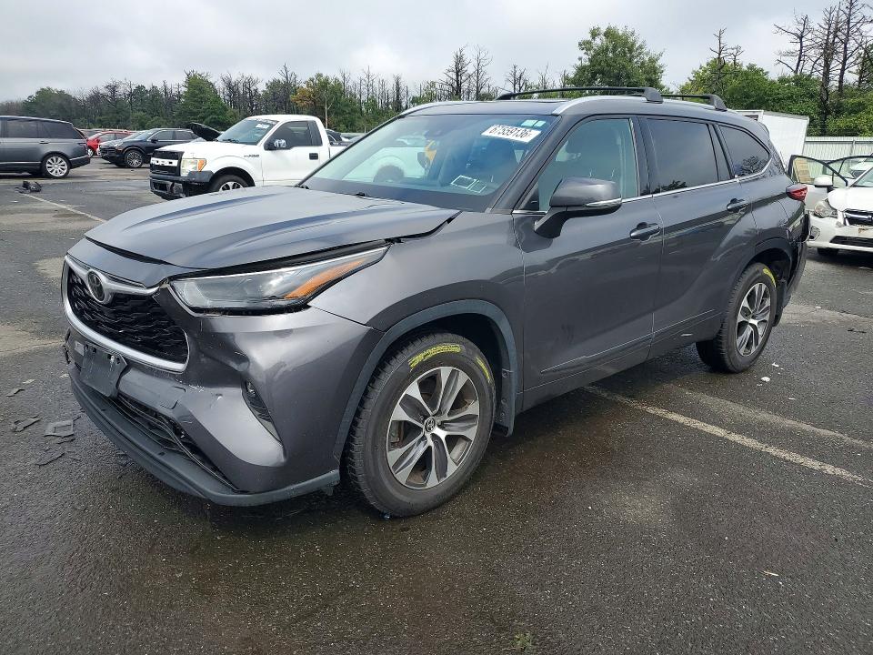 Auction sale of the 2022 Toyota Highlander, vin: 5TDGZRBH6NS165390, lot number: 67559136