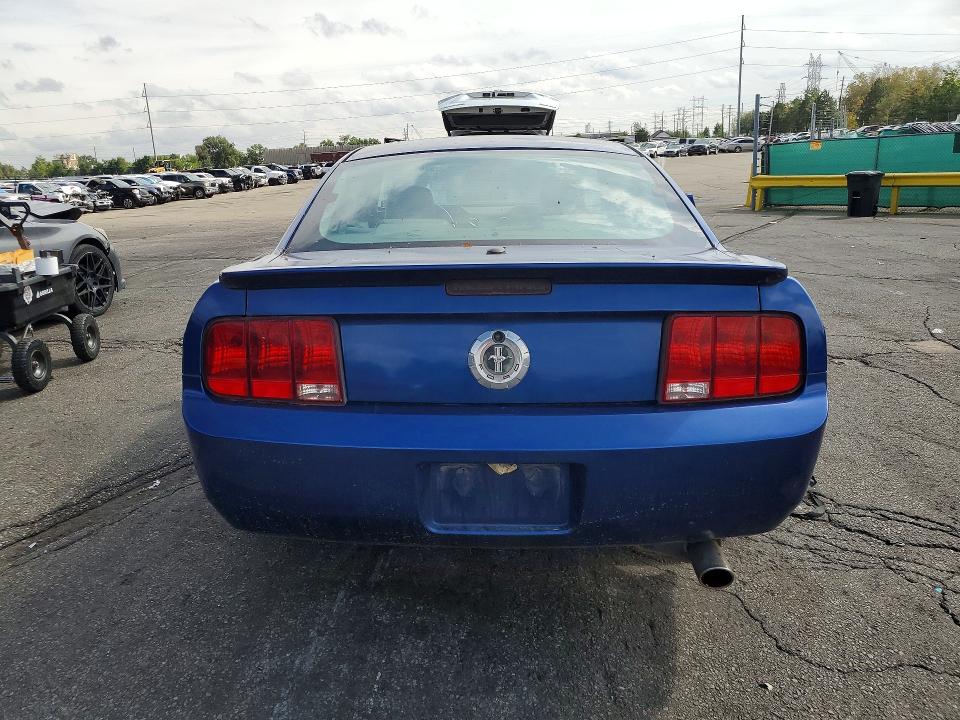 2009 Ford Mustang მანქანა იყიდება აუქციონზე, vin: 1ZVHT80N295131299, აუქციონის ნომერი: 70502346