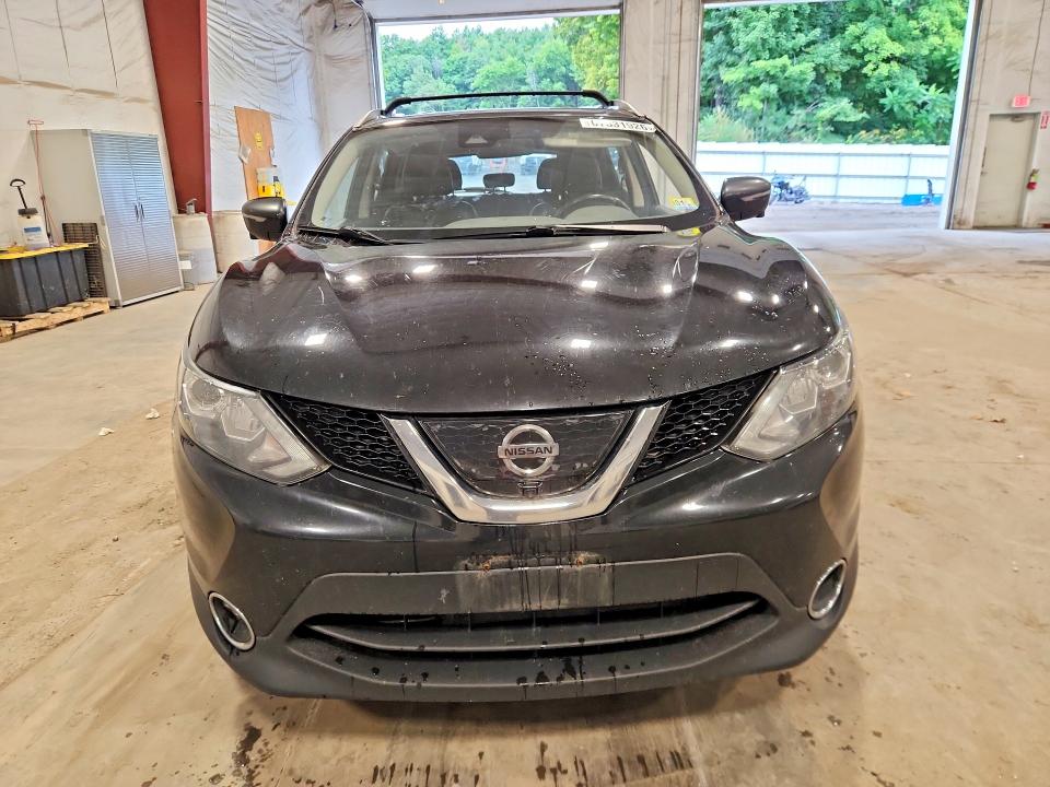 67631926 :رقم المزاد ، JN1BJ1CR5HW136447 vin ، 2017 Nissan Rogue Sport مزاد بيع