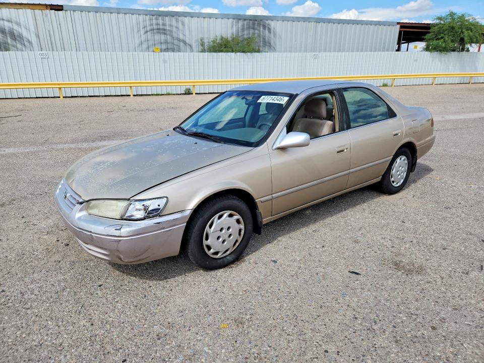 67714346 :رقم المزاد ، JT2BG28K4X0366651 vin ، 1999 Toyota Camry مزاد بيع