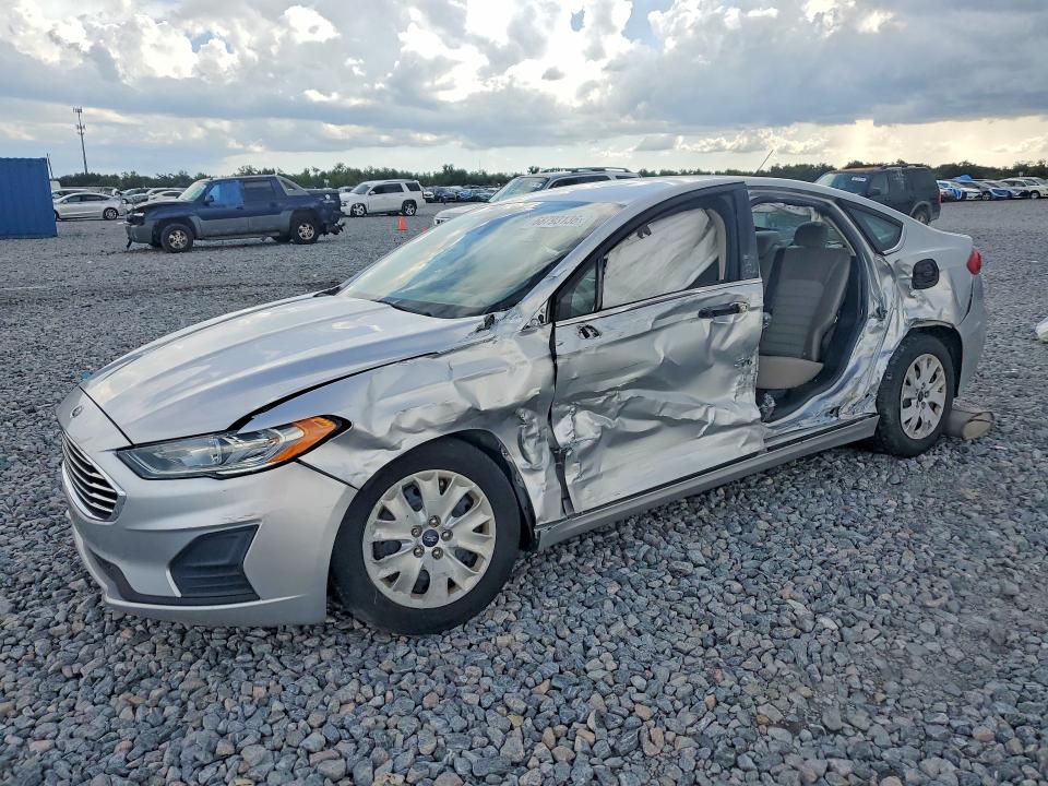 Продаж на аукціоні авто 2019 Ford Fusion, vin: 3FA6P0G73KR194136, номер лоту: 68793136