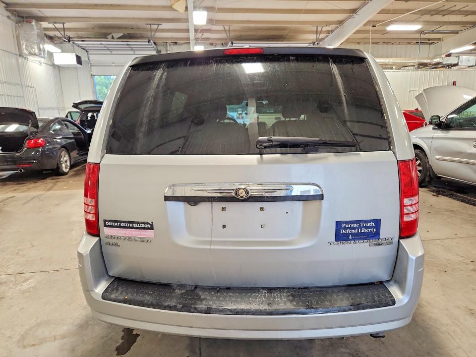 2010 Chrysler Town & Country მანქანა იყიდება აუქციონზე, vin: 2A4RR5DX7AR137746, აუქციონის ნომერი: 70301956