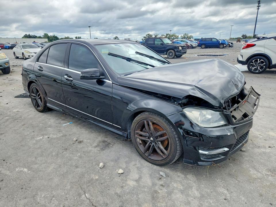 70529186 :رقم المزاد ، WDDGF4HB3DR289148 vin ، 2013 Mercedes-benz C مزاد بيع