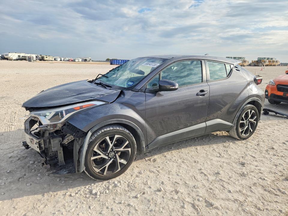 68040736 :رقم المزاد ، NMTKHMBX5JR058024 vin ، 2018 Toyota C-hr مزاد بيع