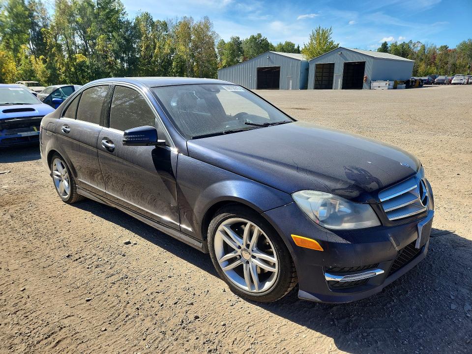 2013 Mercedes-benz C მანქანა იყიდება აუქციონზე, vin: WDDGF8AB1DA880787, აუქციონის ნომერი: 69736916