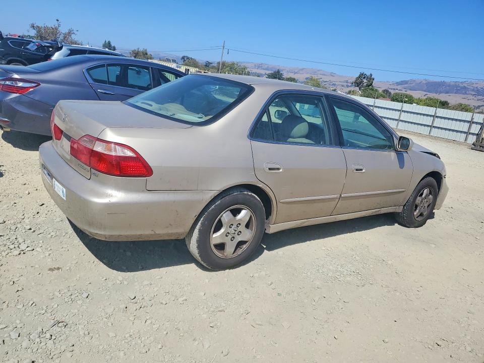 Продажа на аукционе авто 2000 Honda Accord, vin: 1HGCG1657YA077280, номер лота: 68517416