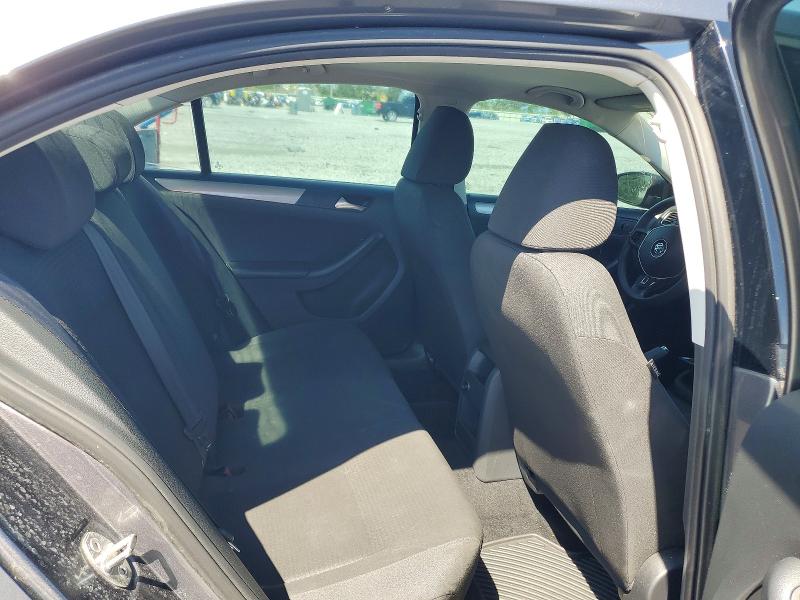 68443666 :رقم المزاد ، 3VWD17AJ4FM305566 vin ، 2015 Volkswagen Jetta مزاد بيع