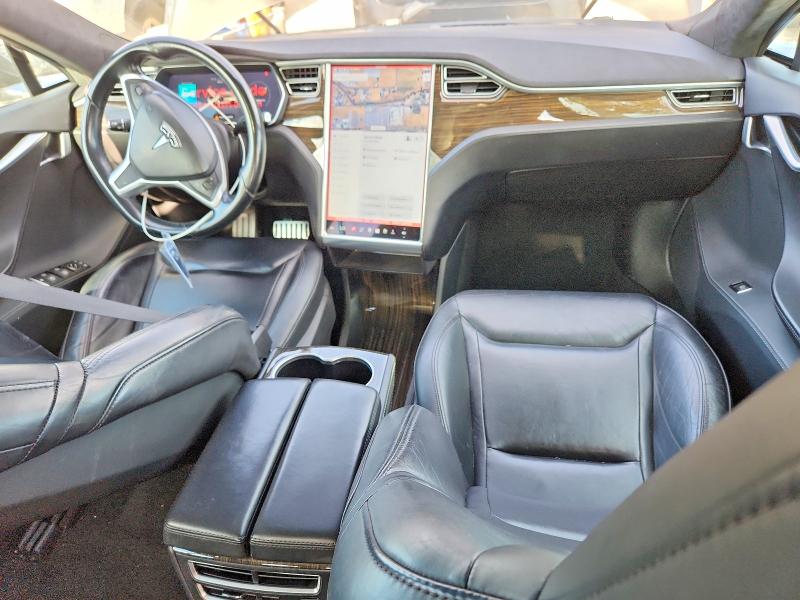 68179246 :رقم المزاد ، 5YJSA1H22FF090084 vin ، 2015 Tesla Model S مزاد بيع