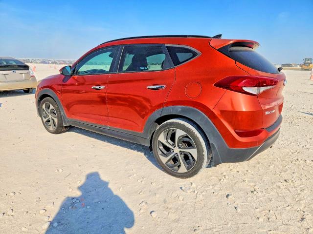 70617576 :رقم المزاد ، KM8J33A29GU109438 vin ، 2016 Hyundai Tucson مزاد بيع