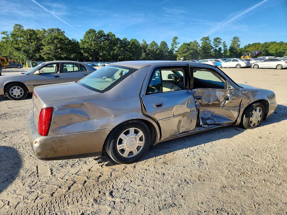 2004 Cadillac Deville მანქანა იყიდება აუქციონზე, vin: 1G6KD57Y44U152967, აუქციონის ნომერი: 67872626