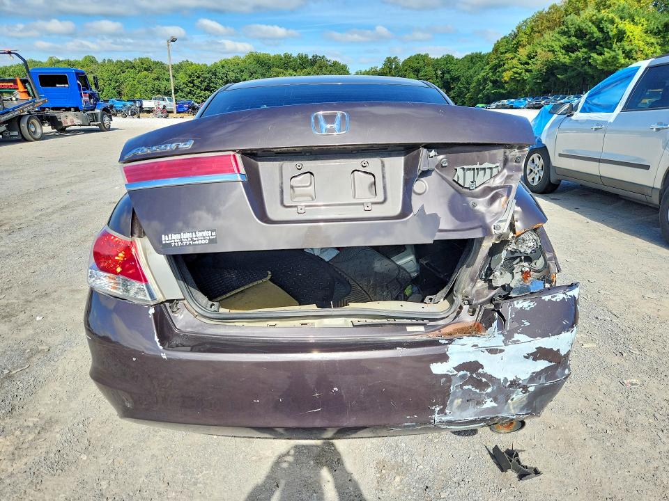 70133786 :رقم المزاد ، 1HGCP2F42BA026533 vin ، 2011 Honda Accord مزاد بيع