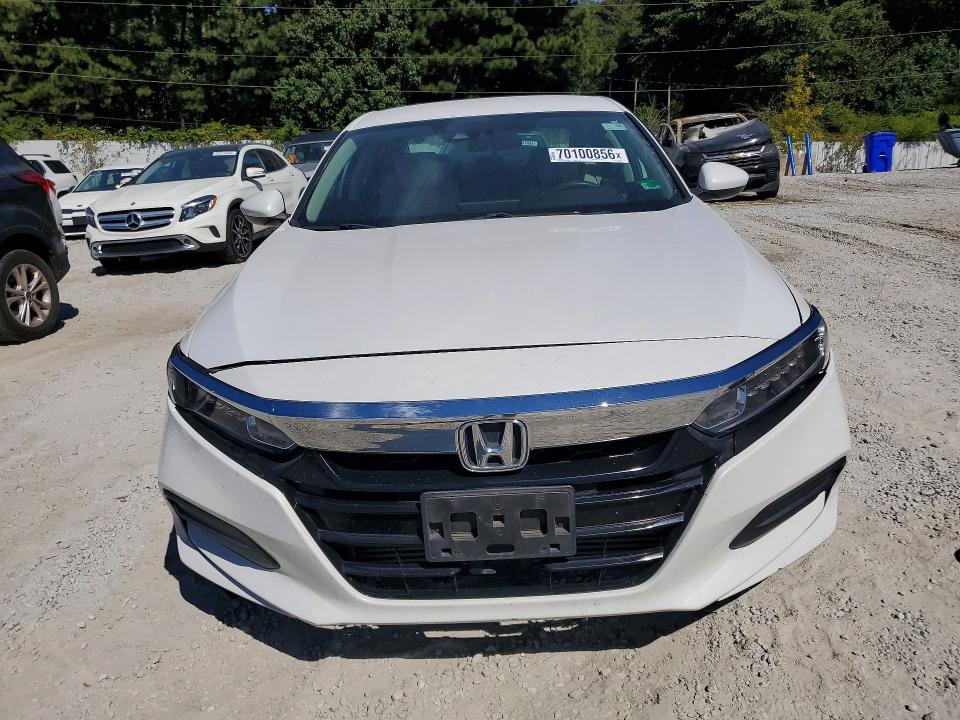 2018 Honda Accord მანქანა იყიდება აუქციონზე, vin: 1HGCV1F10JA111102, აუქციონის ნომერი: 70100856