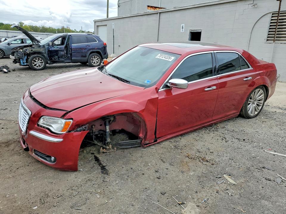 Auction sale of the 2014 Chrysler 300c, vin: 2C3CCAET8EH104708, lot number: 70124326