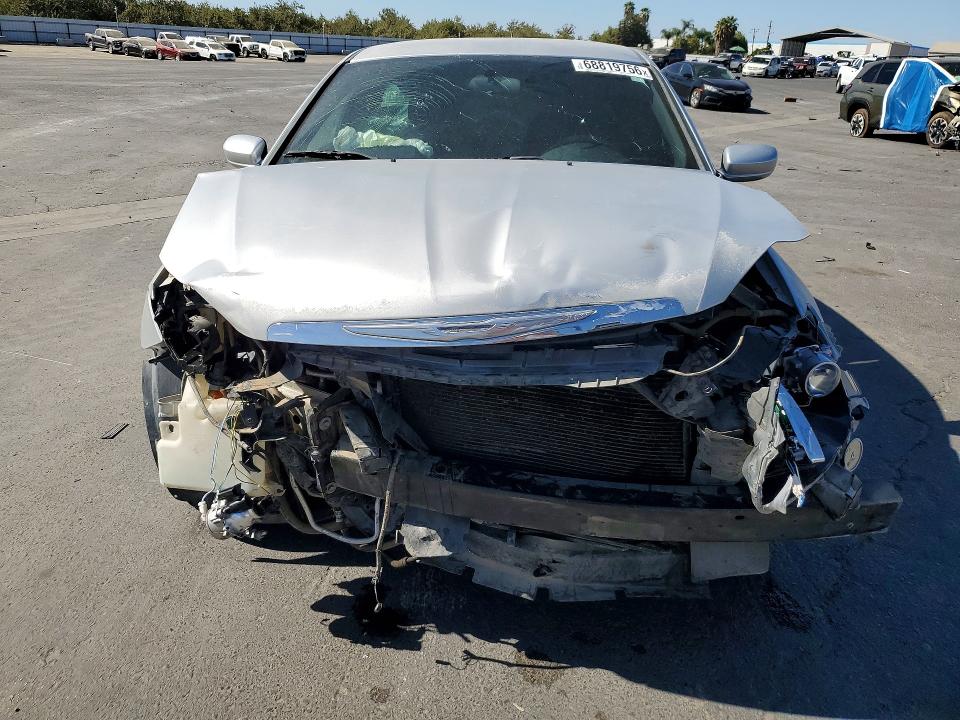 68819756 :رقم المزاد ، 1C3CCBAB4CN289573 vin ، 2012 Chrysler 200 مزاد بيع