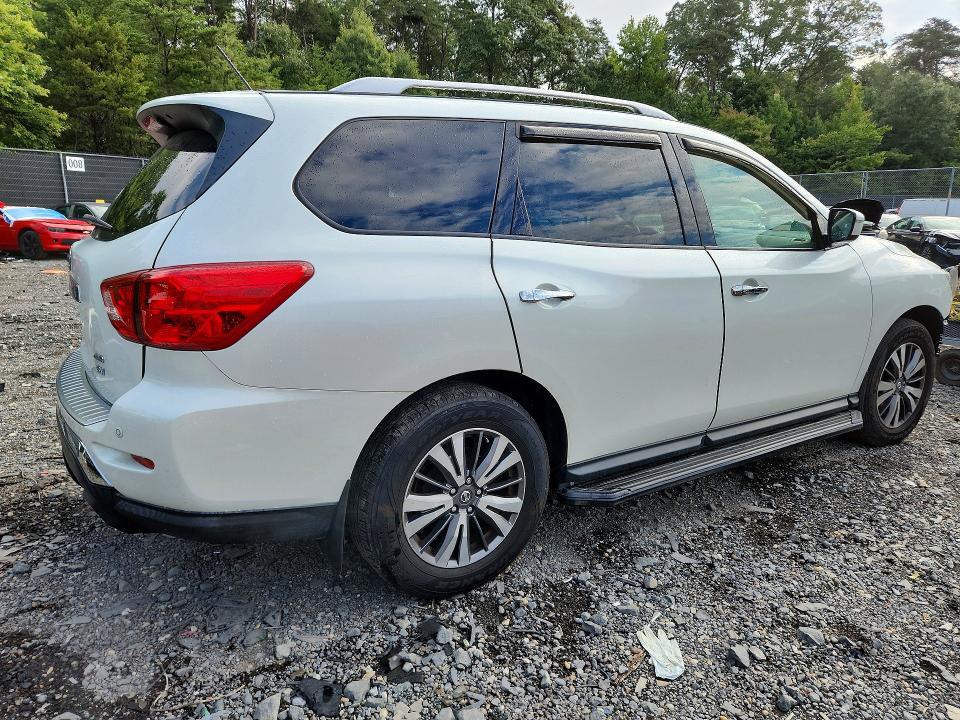 Продаж на аукціоні авто 2017 Nissan Pathfinder, vin: 5N1DR2MM5HC620171, номер лоту: 68187306