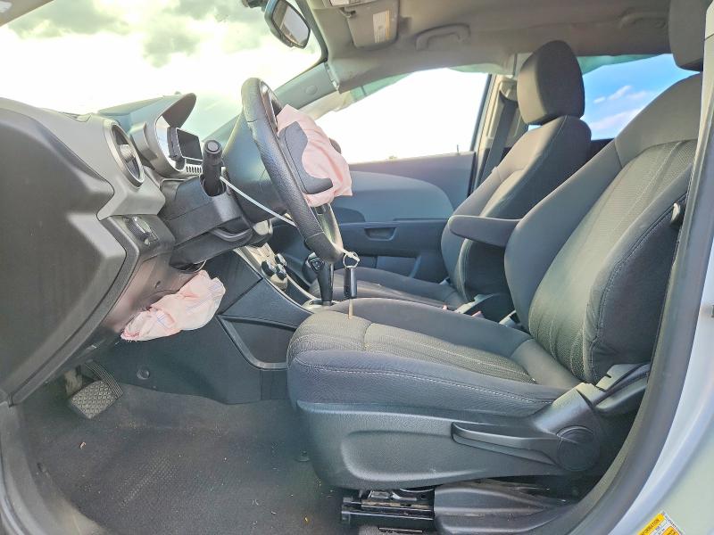 67328436 :رقم المزاد ، 1G1JC6SH2F4154057 vin ، 2015 Chevrolet Sonic مزاد بيع