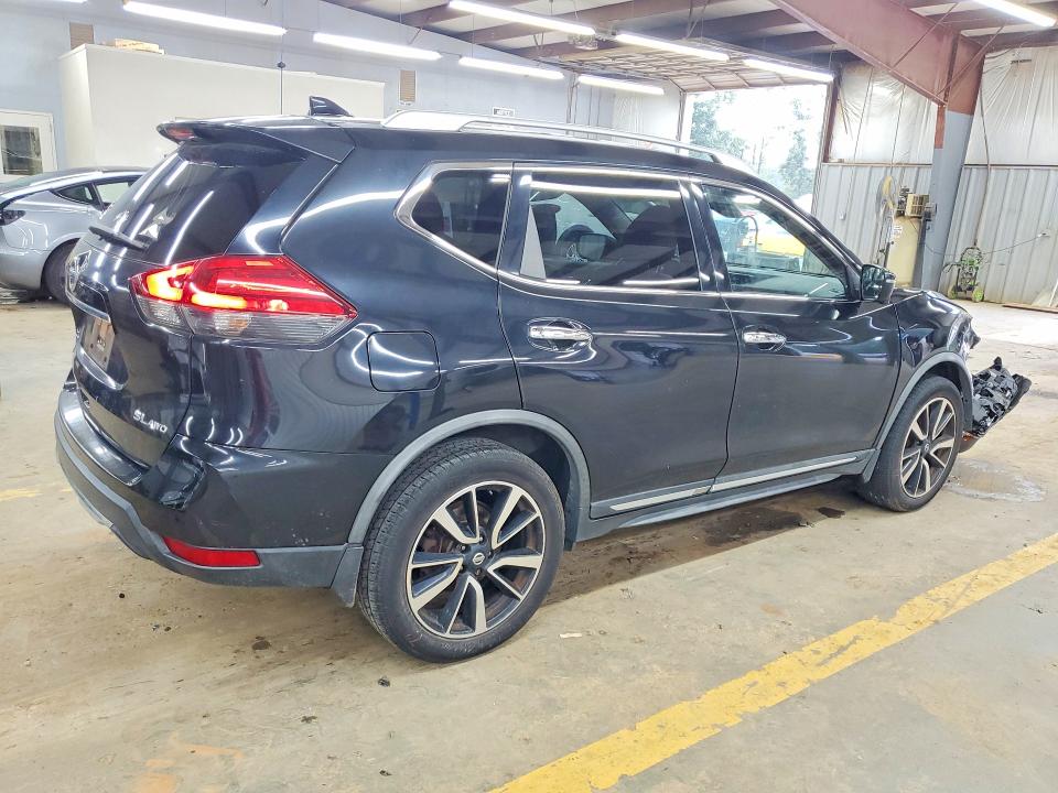 69405286 :رقم المزاد ، JN8AT2MV8HW272936 vin ، 2017 Nissan Rogue مزاد بيع