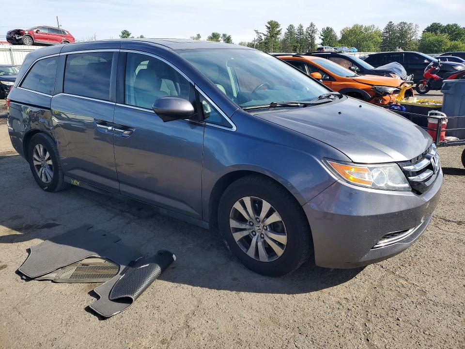 70241496 :رقم المزاد ، 5FNRL5H65EB123256 vin ، 2014 Honda Odyssey مزاد بيع