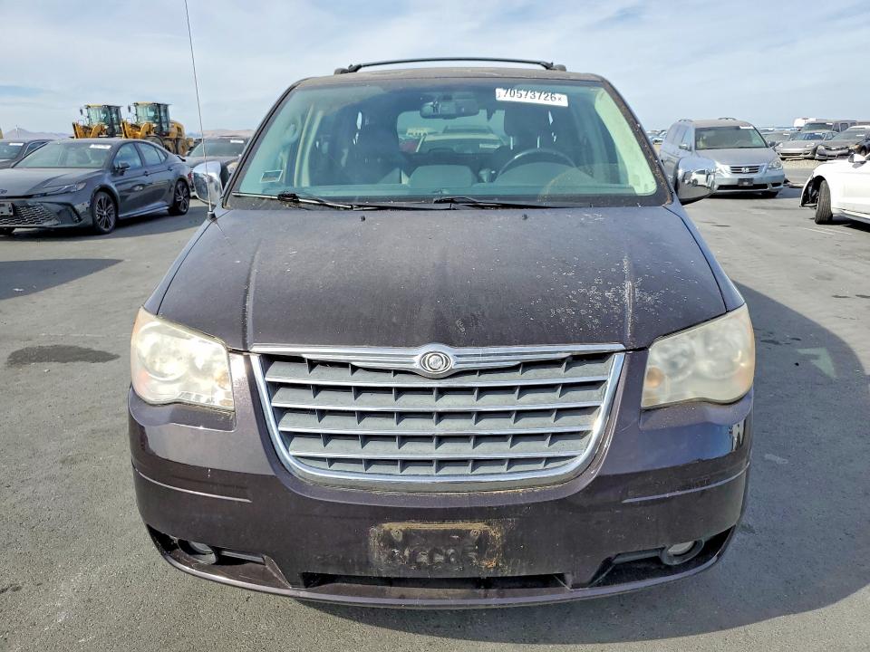 70573726 :رقم المزاد ، 2A4RR8DX7AR366672 vin ، 2010 Chrysler Town & Country مزاد بيع