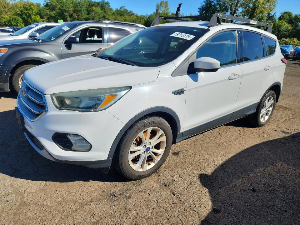 Продаж на аукціоні авто 2017 Ford Escape, vin: 1FMCU0GD5HUE77372, номер лоту: 69282516