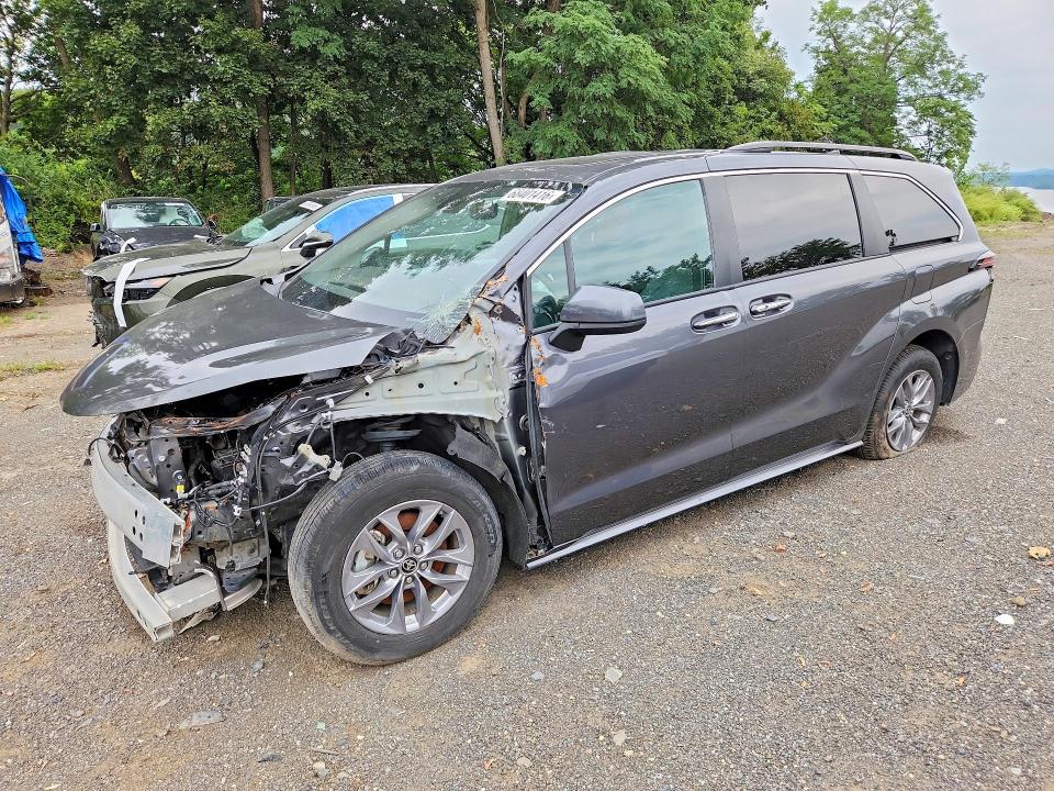 Auction sale of the 2025 Toyota Sienna, vin: 5TDYRKEC6SS242010, lot number: 68401416