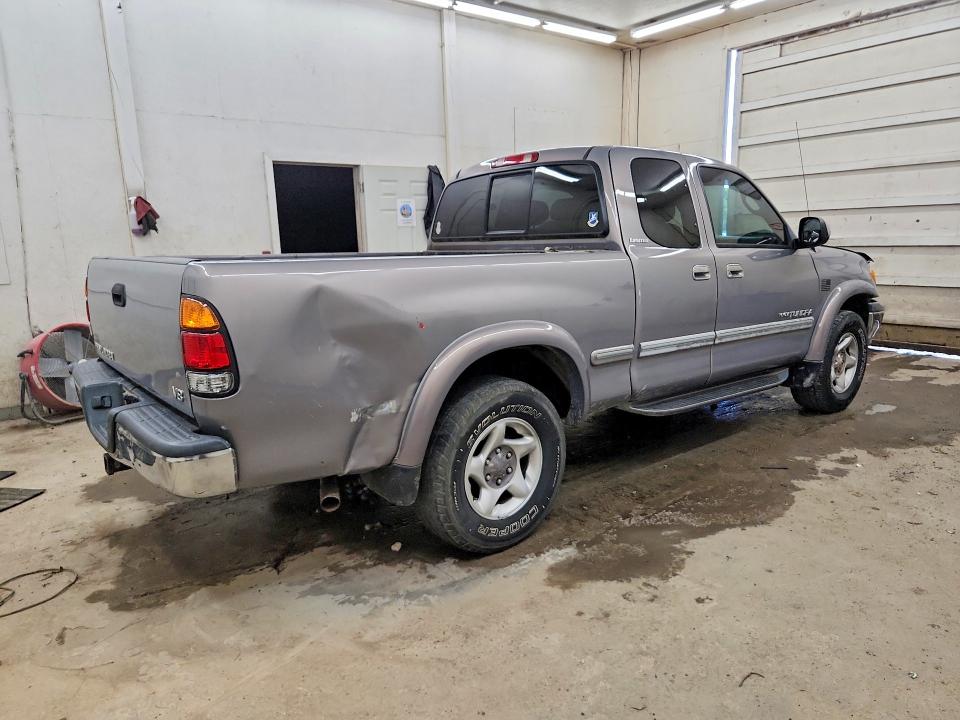 69872006 :رقم المزاد ، 5TBRT3818YS055519 vin ، 2000 Toyota Tundra مزاد بيع