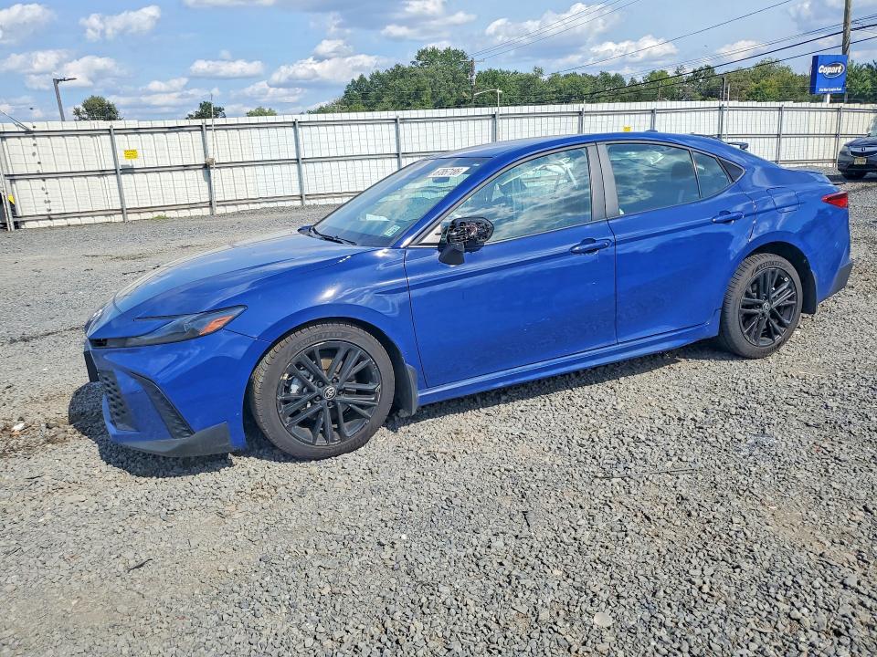 67857186 :رقم المزاد ، 4T1DBADKXSU033706 vin ، 2025 Toyota Camry مزاد بيع