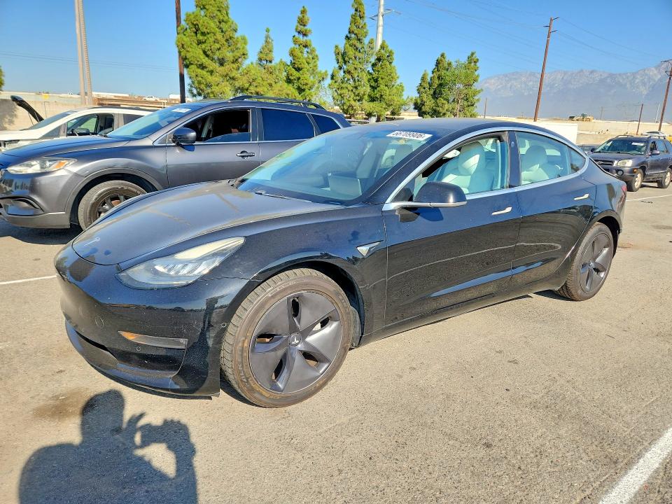 66709906 :رقم المزاد ، 5YJ3E1EA4JF166305 vin ، 2018 Tesla Model 3 مزاد بيع