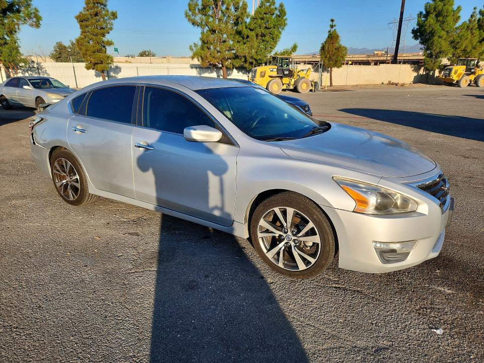 70114036 :رقم المزاد ، 1N4AL3AP9FC416747 vin ، 2015 Nissan Altima مزاد بيع
