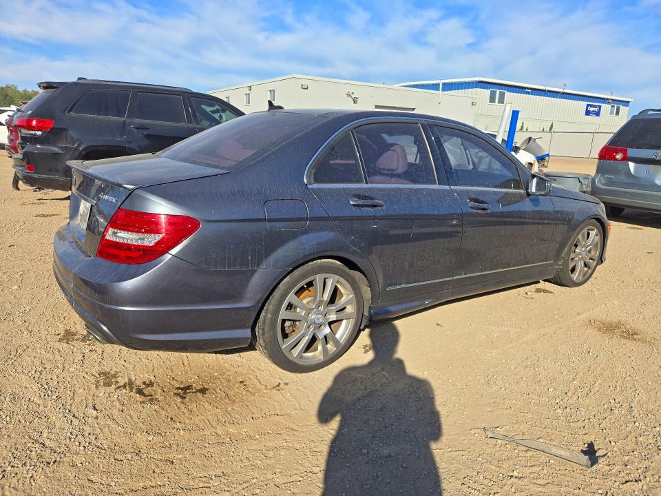 2013 Mercedes-benz C მანქანა იყიდება აუქციონზე, vin: WDDGF8JB2DA795943, აუქციონის ნომერი: 68581296