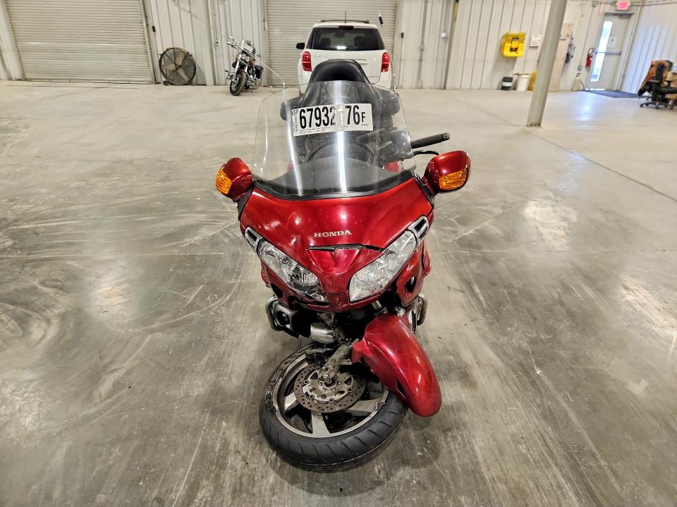 Продажа на аукционе авто 2001 Honda Gl1800, vin: 1HFSC47061A000812, номер лота: 67932176