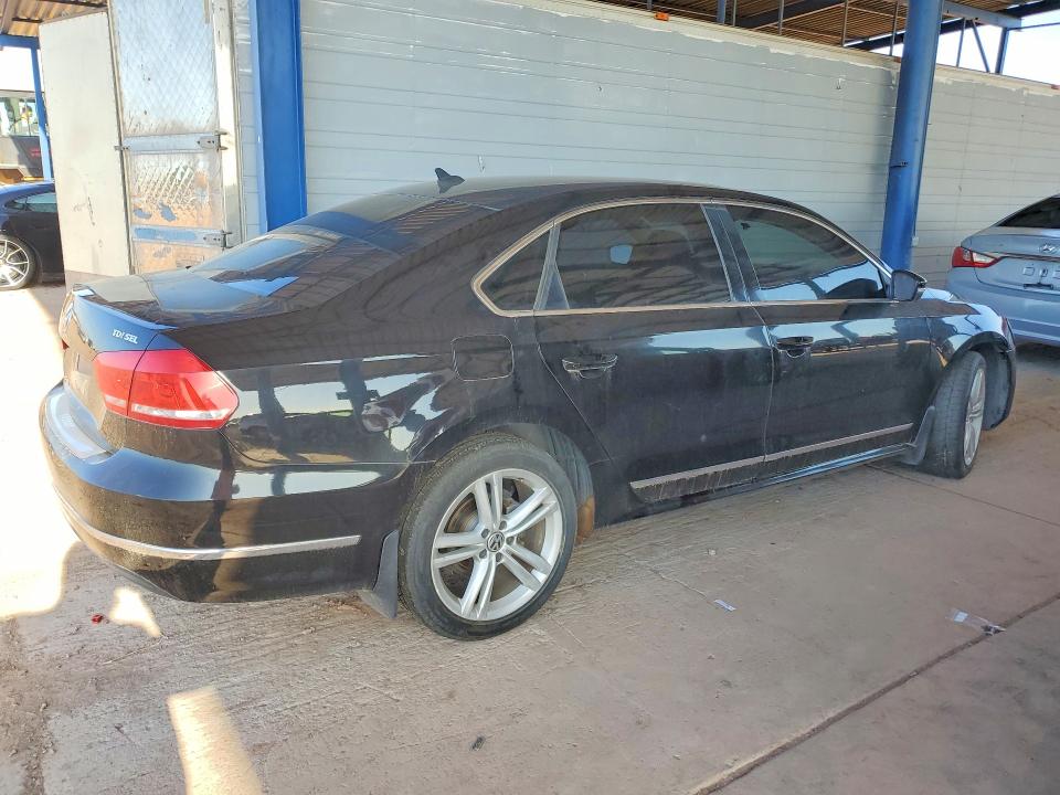 67511256 :رقم المزاد ، 1VWCN7A36EC075630 vin ، 2014 Volkswagen Passat مزاد بيع